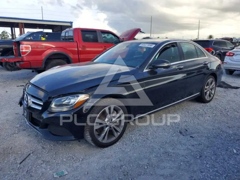 2018 Mercedes Benz C-Class фото