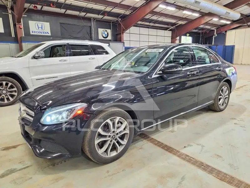 2018 Mercedes Benz C-Class фото