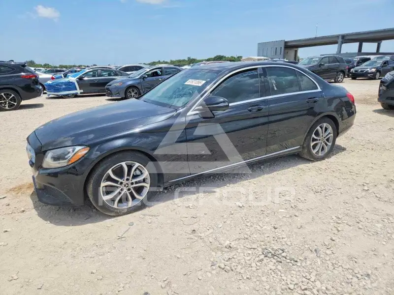 2018 Mercedes Benz C-Class photo