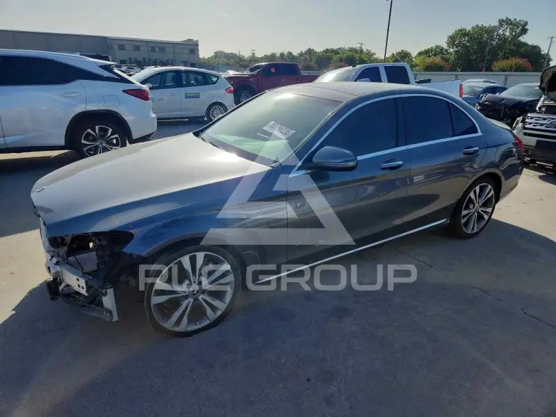 2018 Mercedes Benz C-Class фото