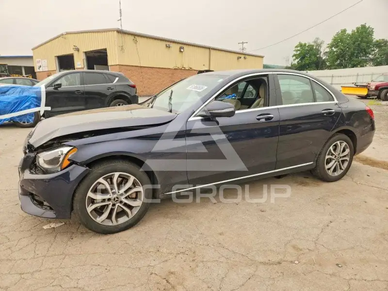 2018 Mercedes Benz C-Class фото