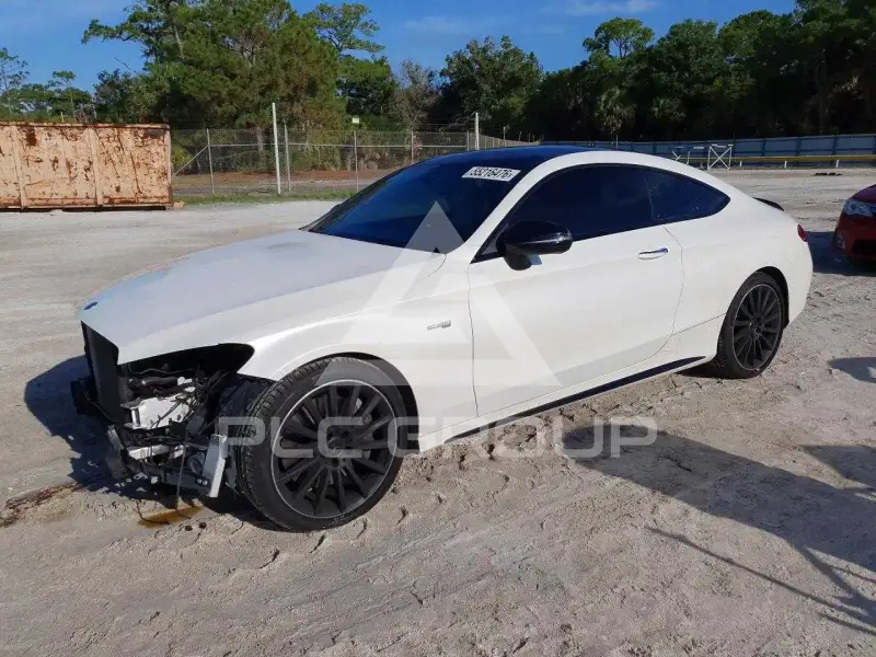 2018 Mercedes Benz C-Class фото