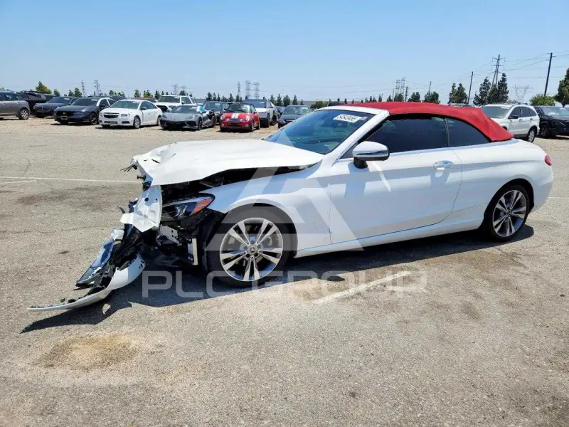 2018 Mercedes Benz C-Class фото