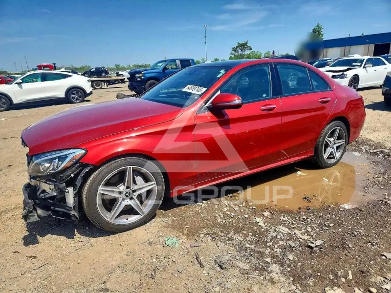 2018 Mercedes Benz C-Class фото