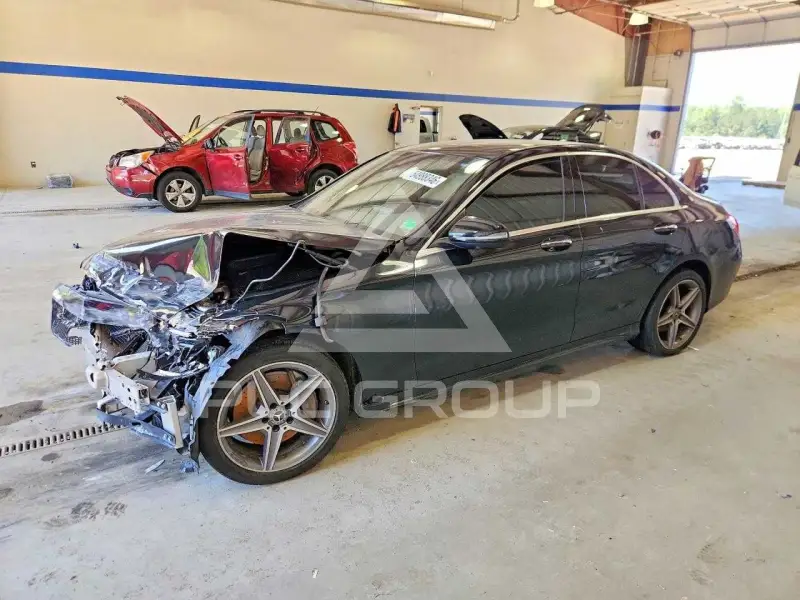 2018 Mercedes Benz C-Class фото