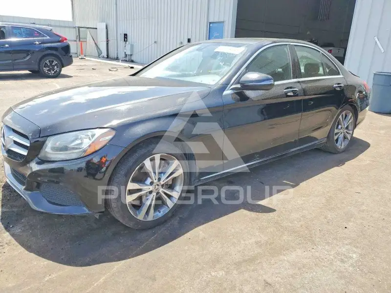 2018 Mercedes Benz C-Class фото
