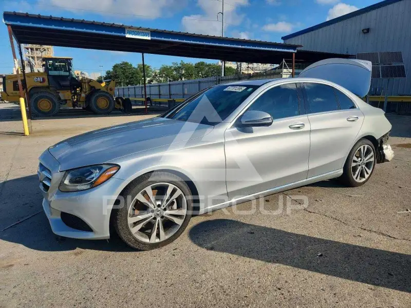2018 Mercedes Benz C-Class фото
