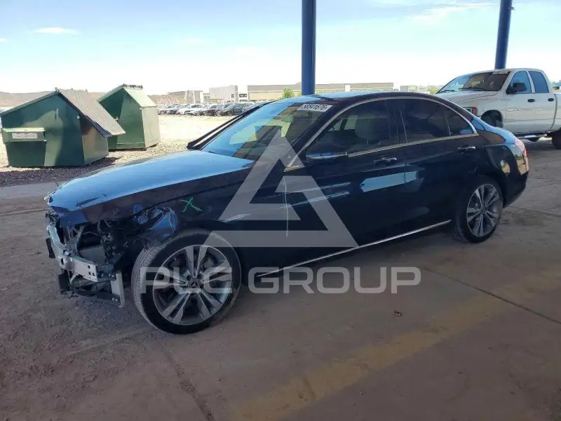 2018 Mercedes Benz C-Class photo