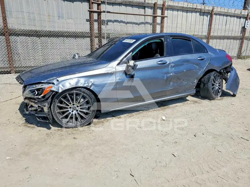 2018 Mercedes Benz C-Class photo