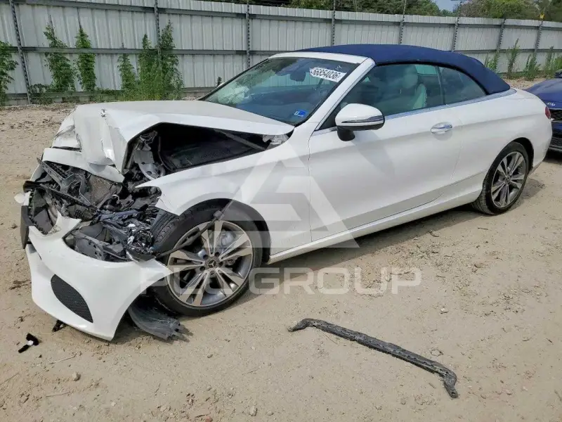 2018 Mercedes Benz C-Class фото