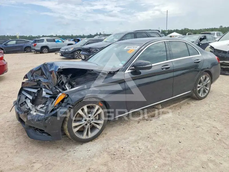 2018 Mercedes Benz C-Class фото