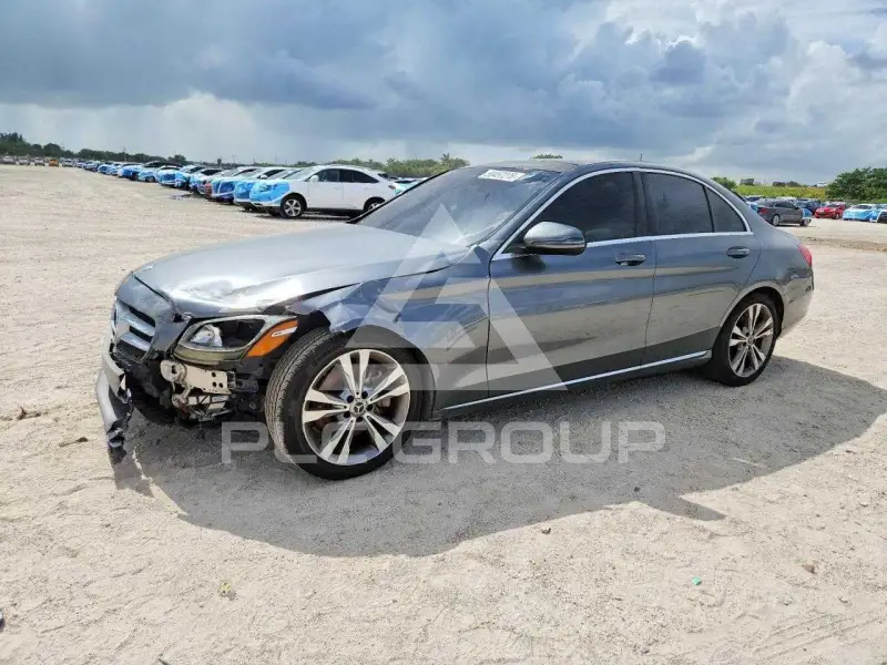 2018 Mercedes Benz C-Class фото