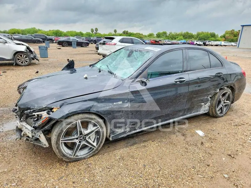 2018 Mercedes Benz C-Class фото