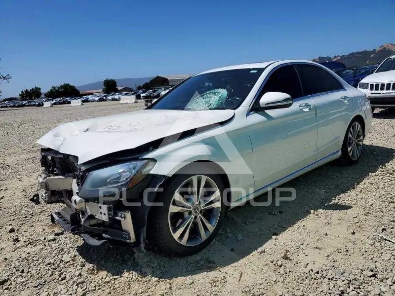 2018 Mercedes Benz C-Class photo