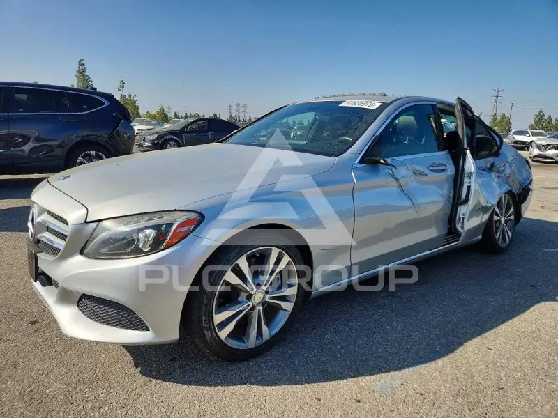2018 Mercedes Benz C-Class photo