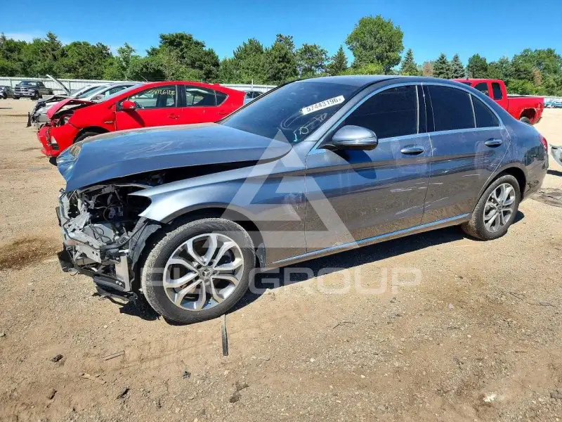 2018 Mercedes Benz C-Class фото