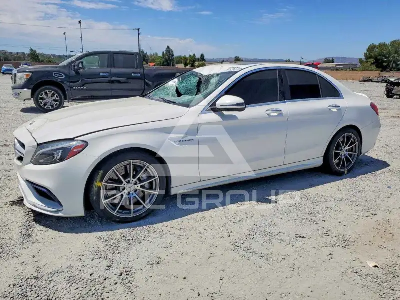 2018 Mercedes Benz C-Class фото