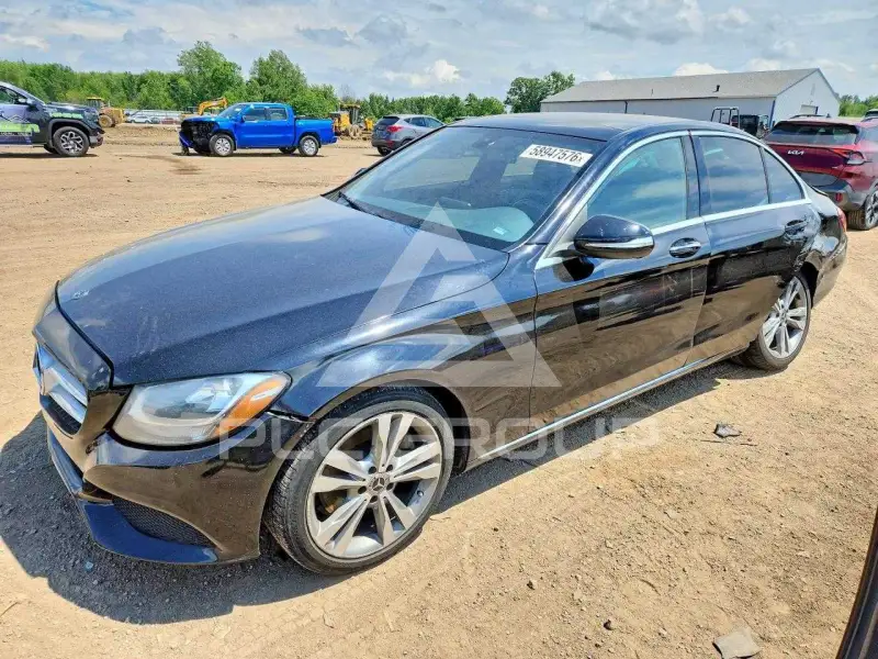 2018 Mercedes Benz C-Class фото