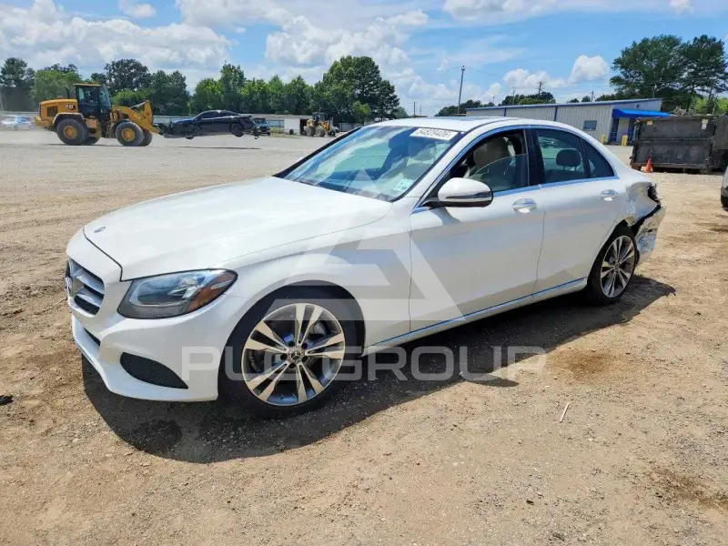 2018 Mercedes Benz C-Class фото
