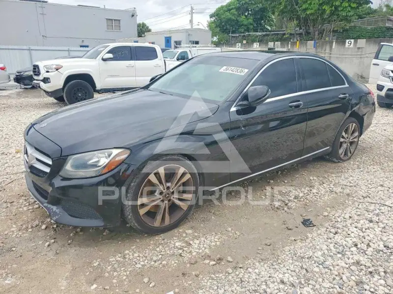 2018 Mercedes Benz C-Class фото