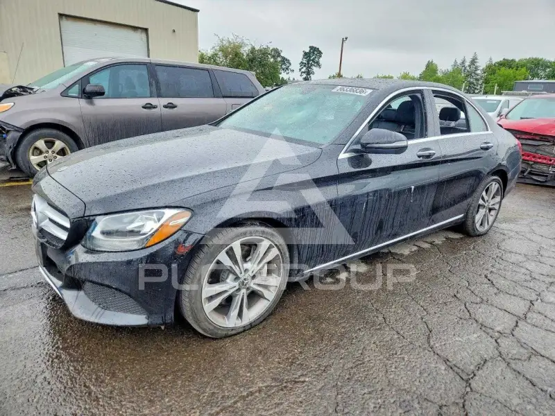 2018 Mercedes Benz C-Class фото