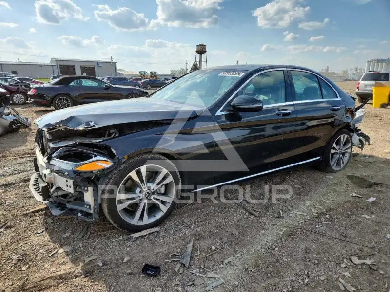 2018 Mercedes Benz C-Class photo