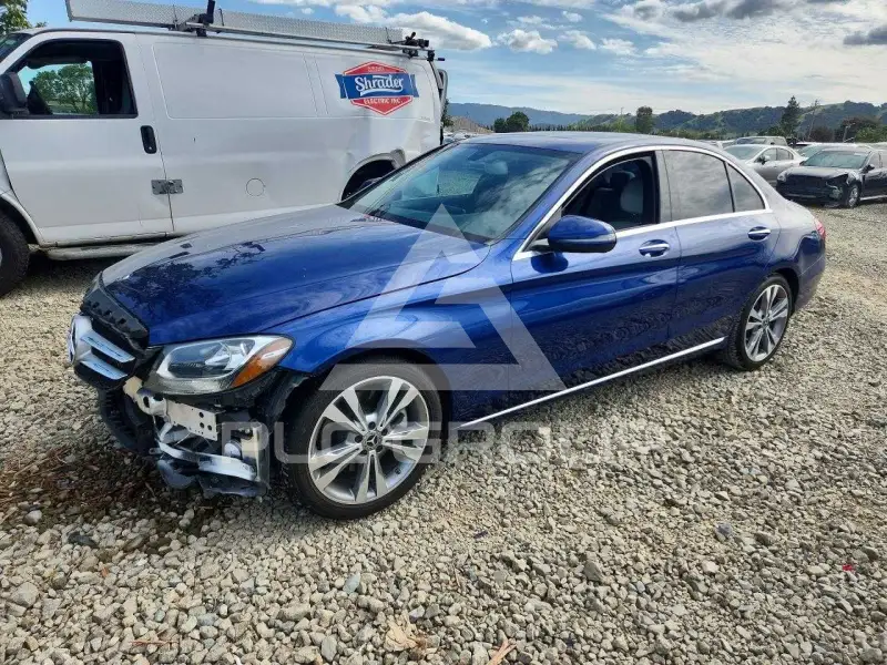 2018 Mercedes Benz C-Class фото