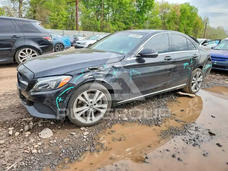 2018 Mercedes Benz C-Class фото
