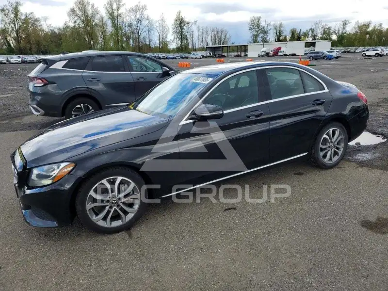 2018 Mercedes Benz C-Class photo