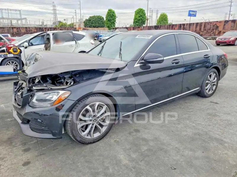 2018 Mercedes Benz C-Class фото
