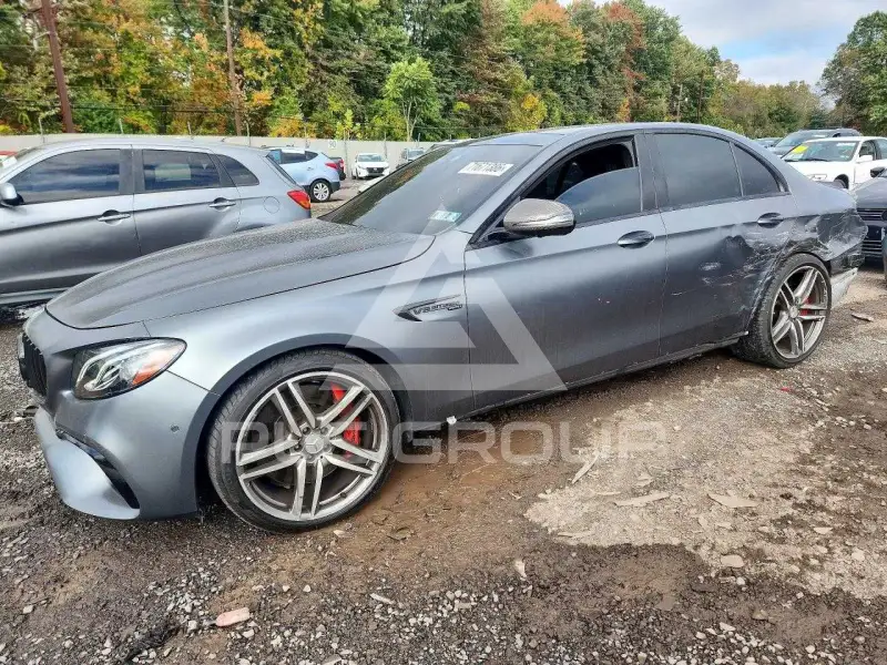 2018 Mercedes Benz E-Class фото