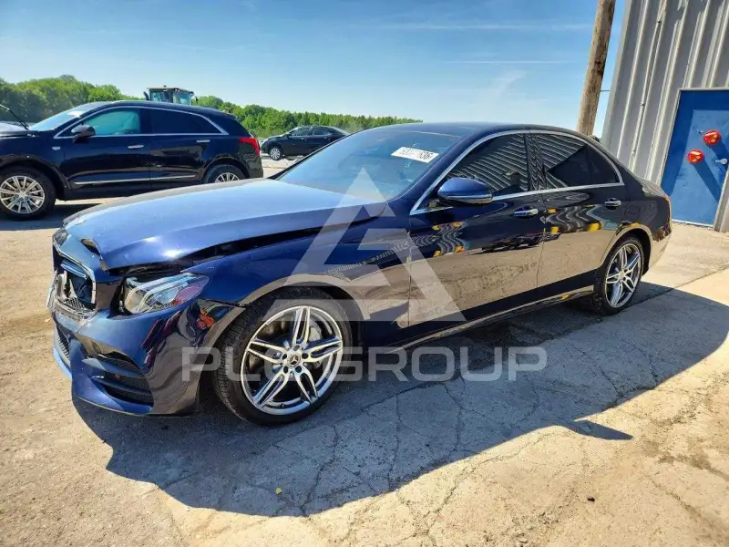 2018 Mercedes Benz E-Class фото