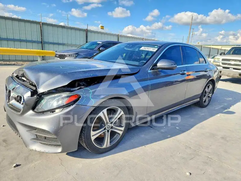 2018 Mercedes Benz E-Class фото