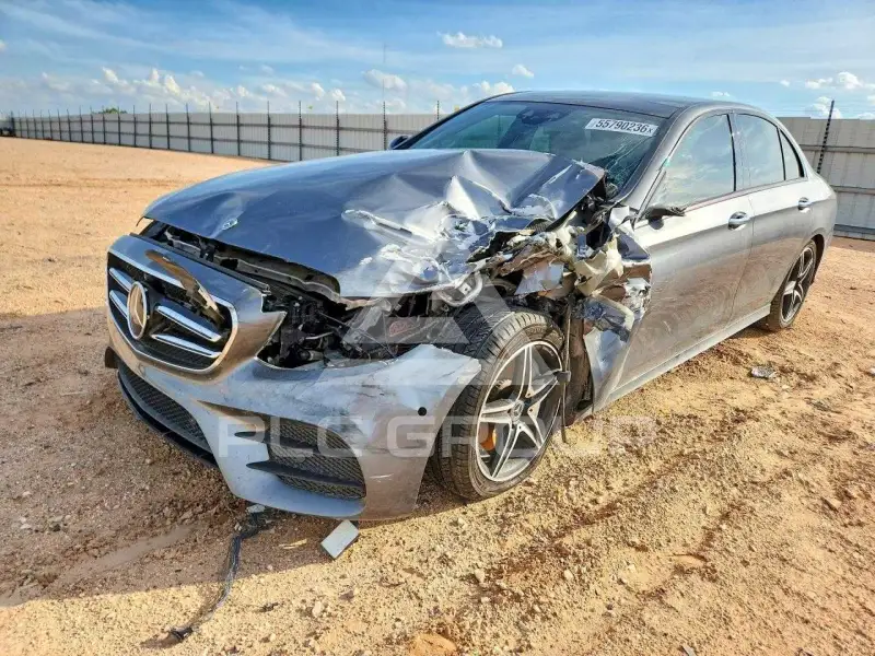 2018 Mercedes Benz E-Class фото