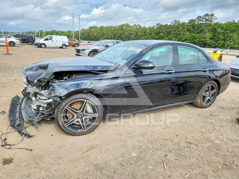 2018 Mercedes Benz E-Class фото