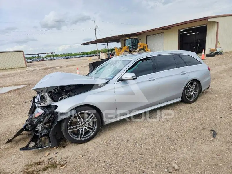 2018 Mercedes Benz E-Class photo