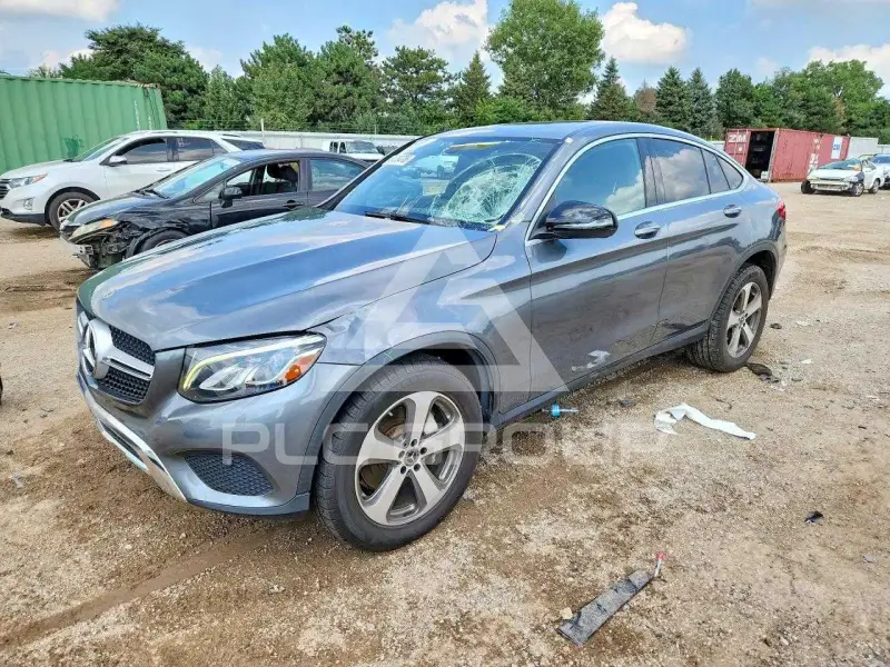 2018 Mercedes Benz GLC-Class фото