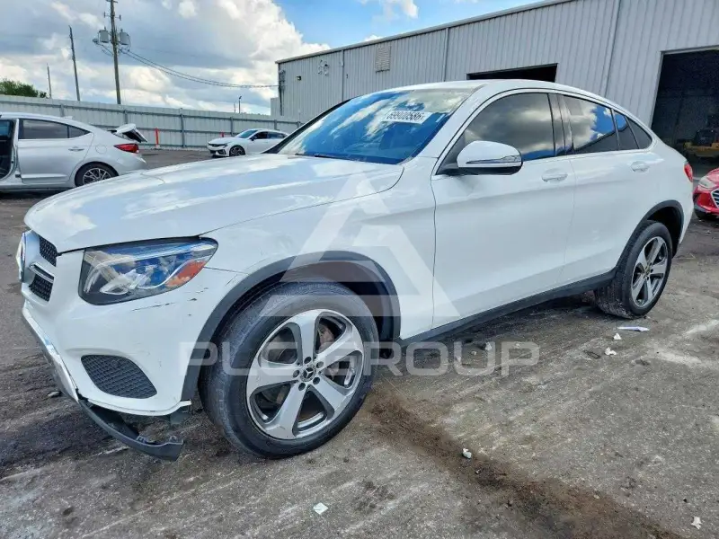 2018 Mercedes Benz GLC-Class фото