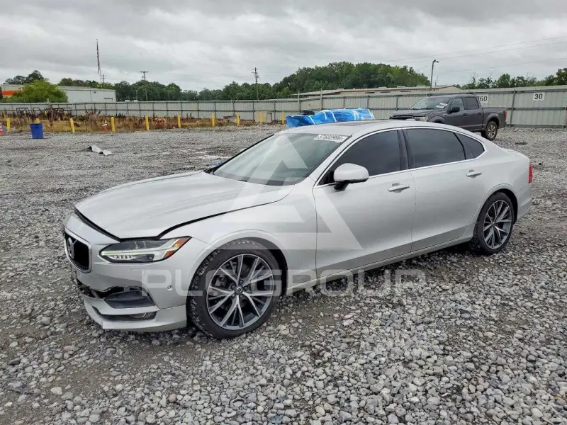 2018 Volvo S90 photo