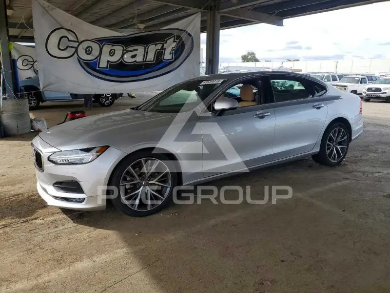 2018 Volvo S90 photo