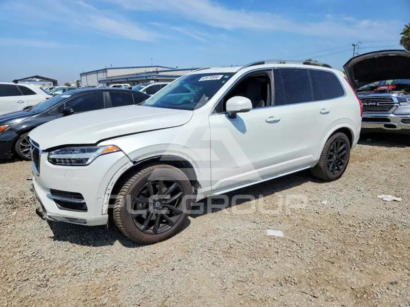 2018 Volvo XC90 photo