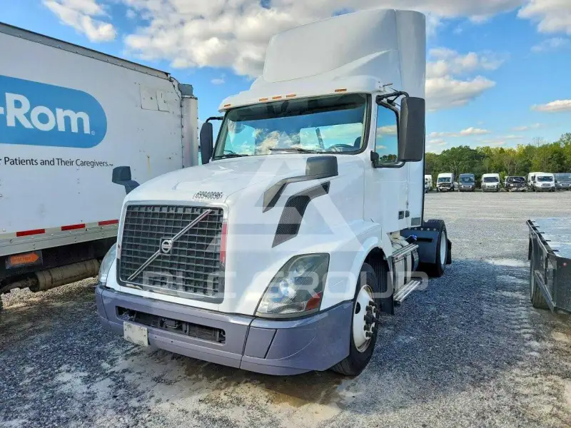 2018 Volvo VNL фото