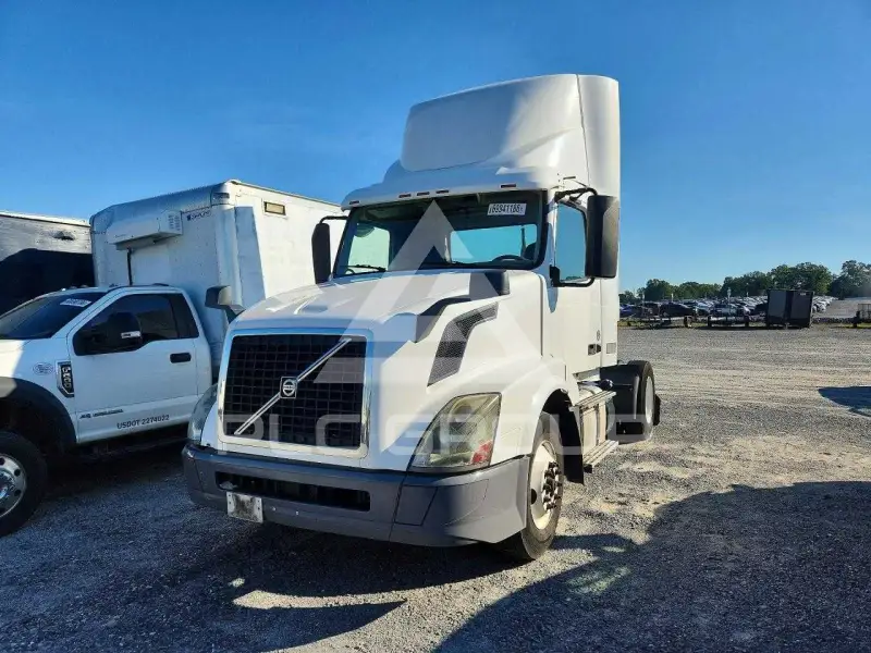 2018 Volvo VNL фото