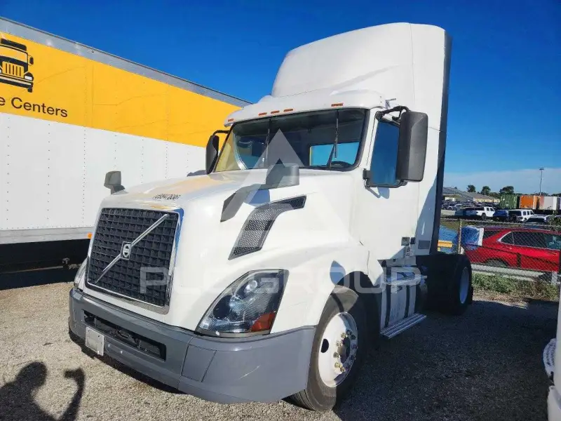 2018 Volvo VNL фото