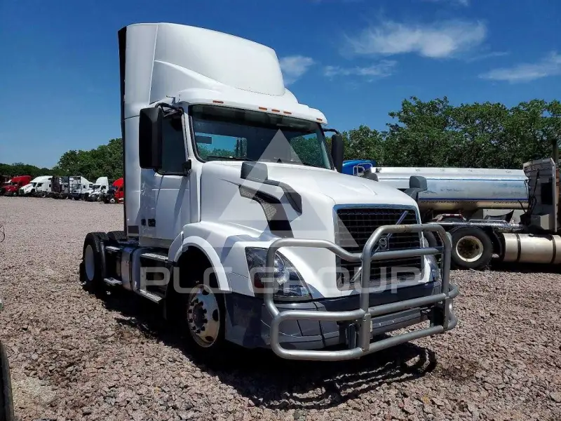 2018 Volvo VNL фото