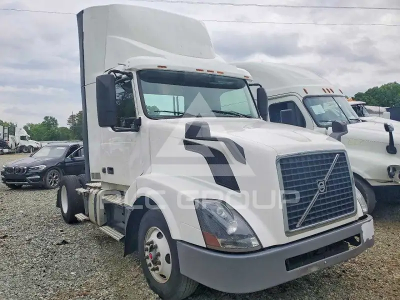 2018 Volvo VNL фото