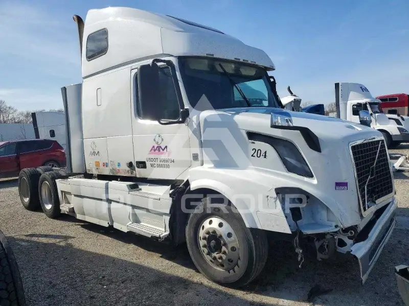 2018 Volvo VNL фото