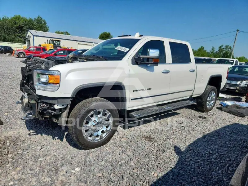 2018 GMC Sierra photo