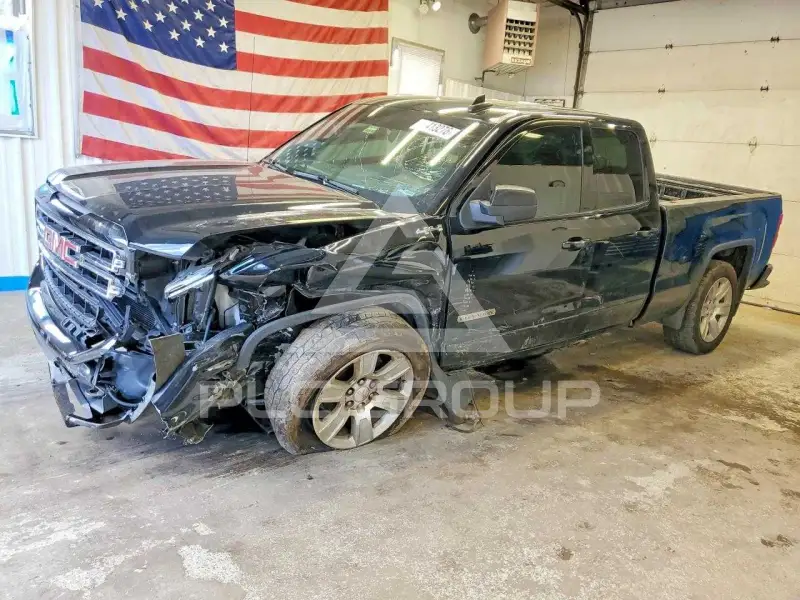 2018 GMC Sierra photo
