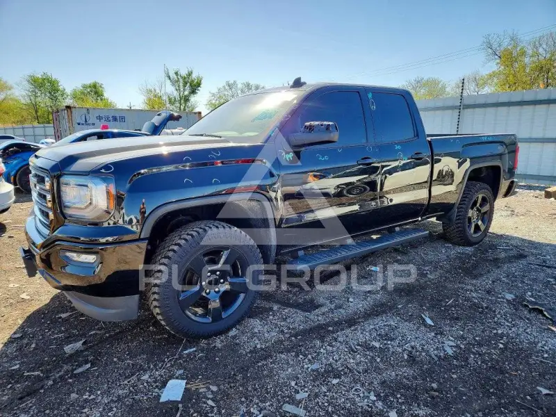2018 GMC Sierra photo